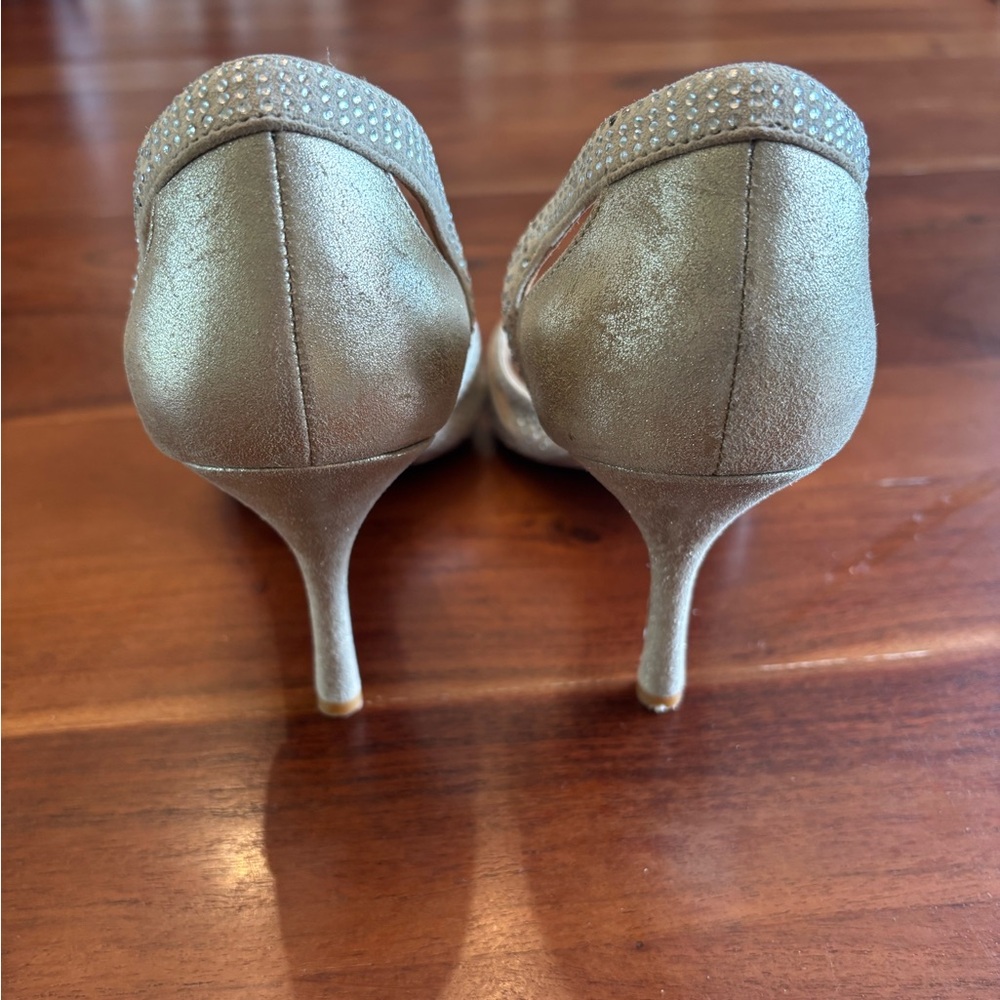 Badgley Mischka Tatiana Gold Heels - Picture 3 of 10